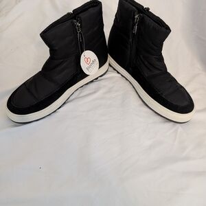 Blondo Black Quilted Boots with White Soles Size 7.5